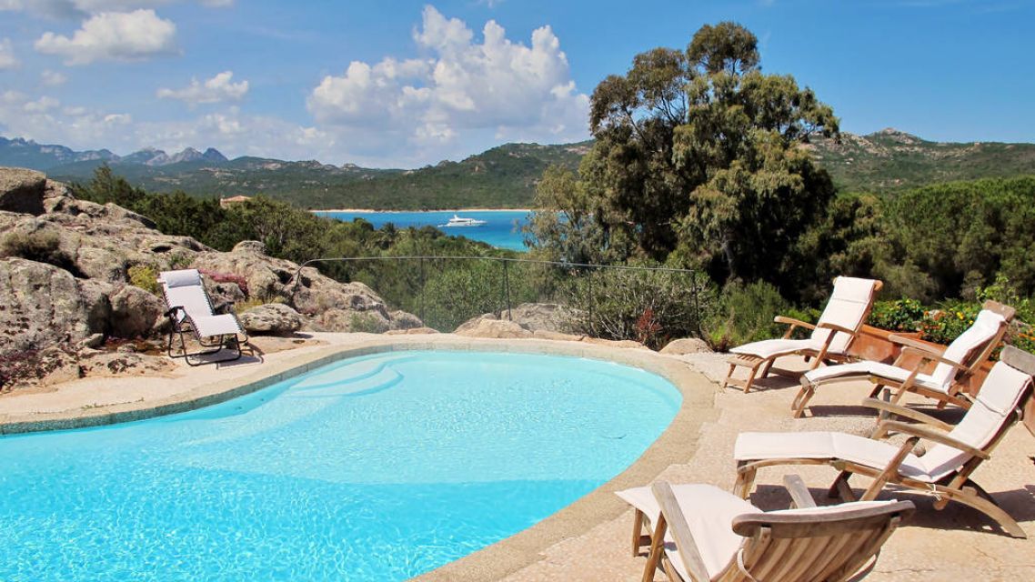 Sardinien-Panoramapool-Ferienhaus