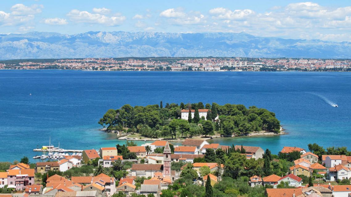 Kroatien-Küstenlandschaft-Insel