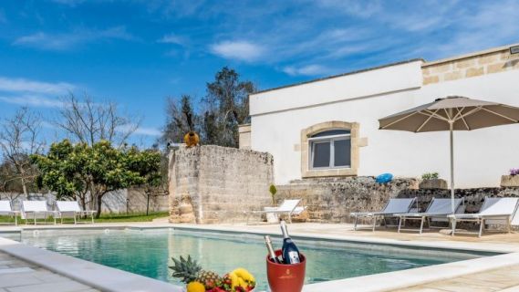 Apulien-Ferienvilla-Pool