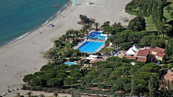 Korsika-Strand-Ferienresidenz-Pool